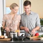Dieta, infoltimento non chirurgico e protesi capelli: cosa mangiare per supportare salute e risultato estetico